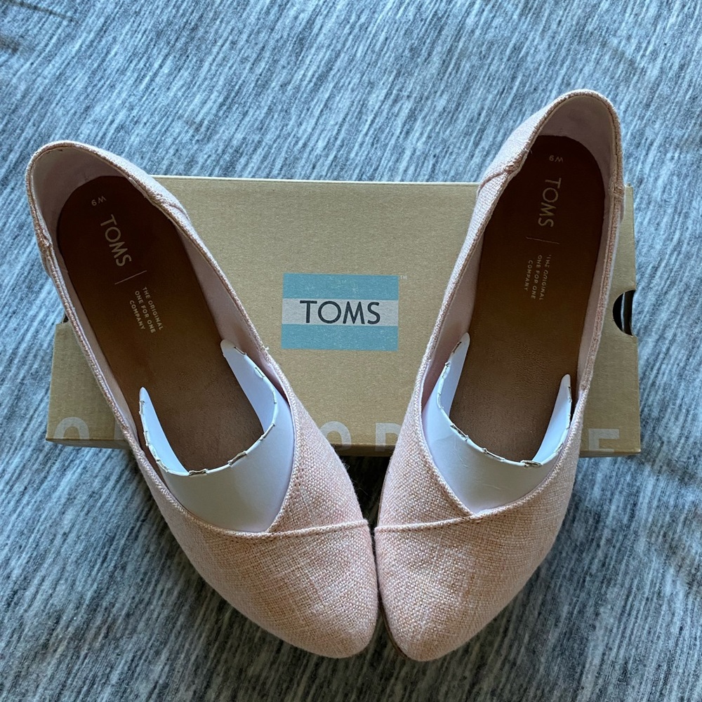 TOMS Pink Flats Size 9 🥿